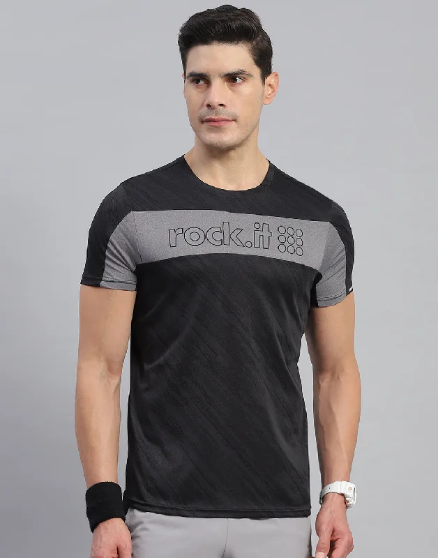 Men Black Self Design Round Neck Half Sleeve T-Shirt