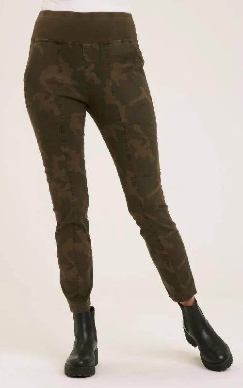 Printed Cascade Legging In Boxwood Pigment--Camo